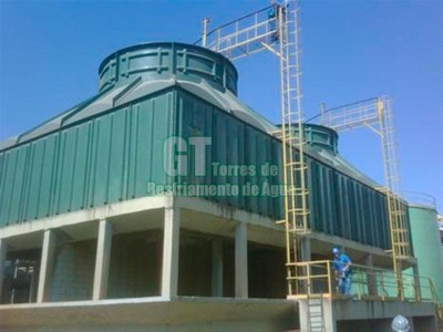 Torre de resfriamento industrial